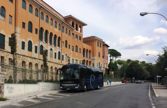 Miracolo!! Un bus nel parcheggio fantasma